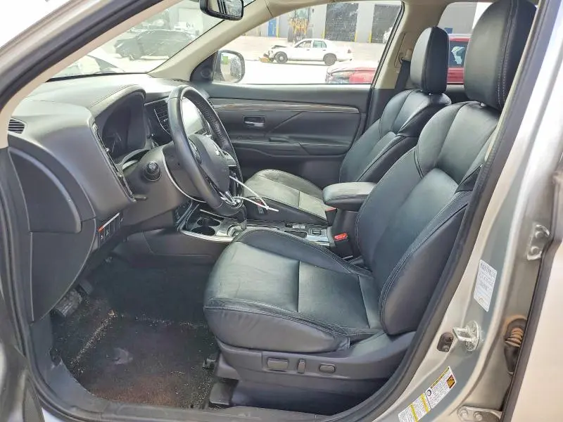 2020 MITSUBISHI OUTLANDER SE  