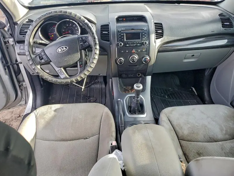 2011 KIA SORENTO BASE  