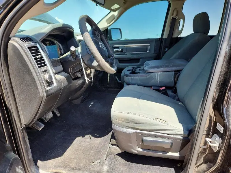 2016 RAM 1500 SLT  
