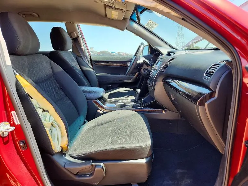 2014 KIA SORENTO LX  