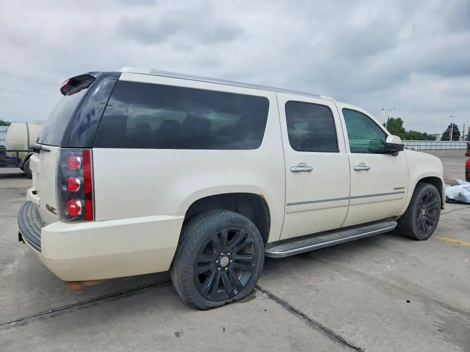 2011 GMC YUKON XL DENALI  