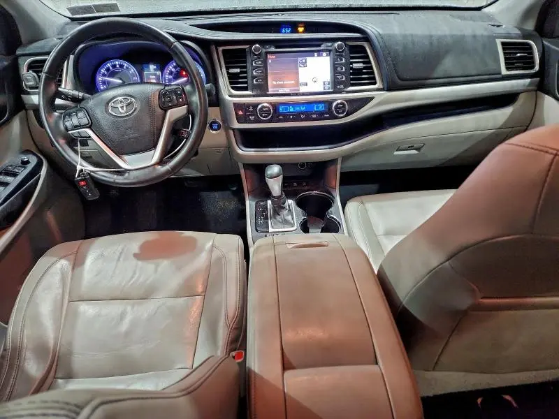 2016 TOYOTA HIGHLANDER XLE  