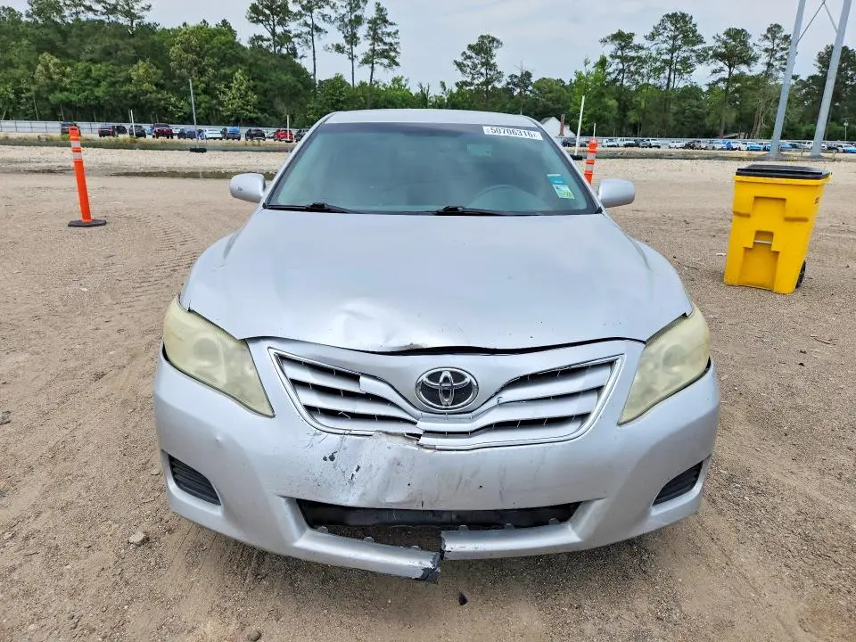 2011 TOYOTA CAMRY LE  