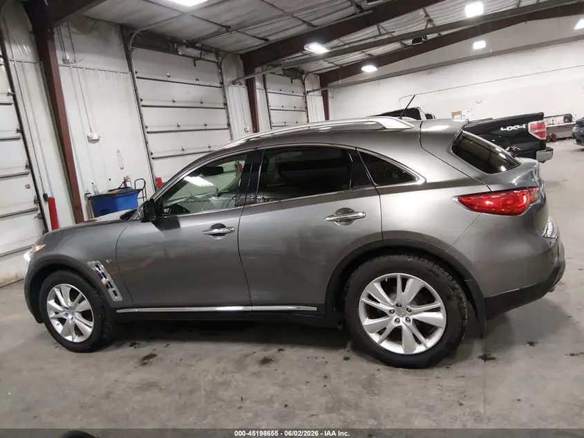 2014 INFINITI QX70  