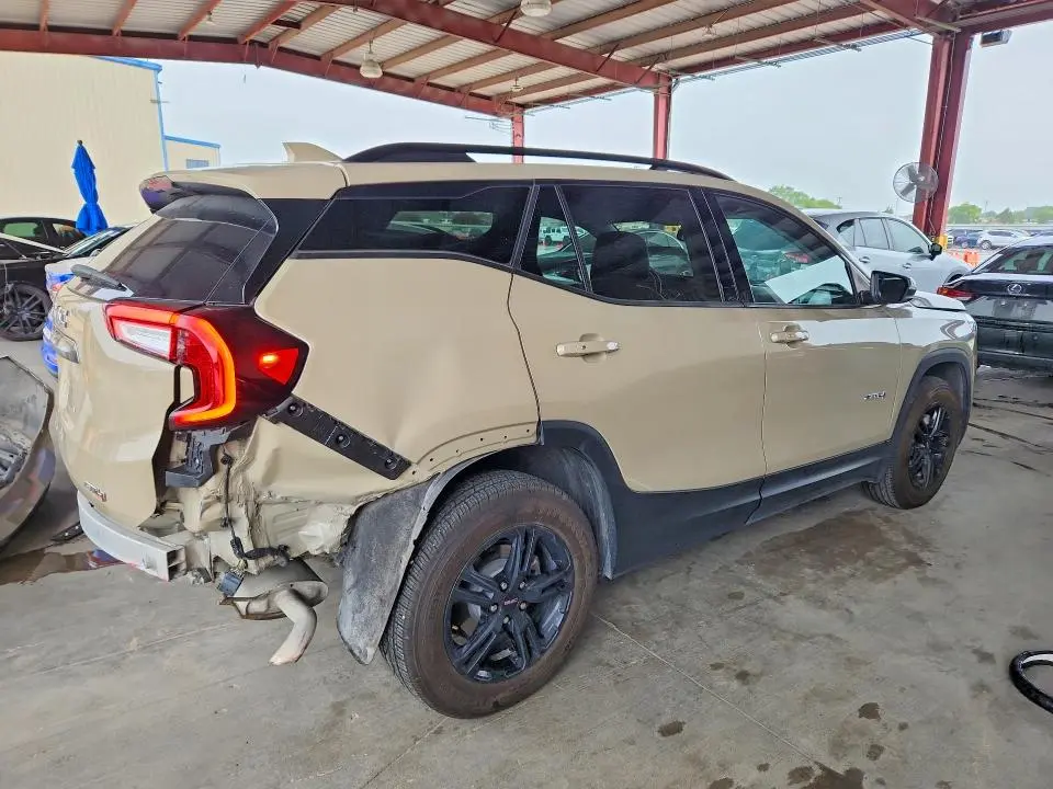 2022 GMC TERRAIN AT4  