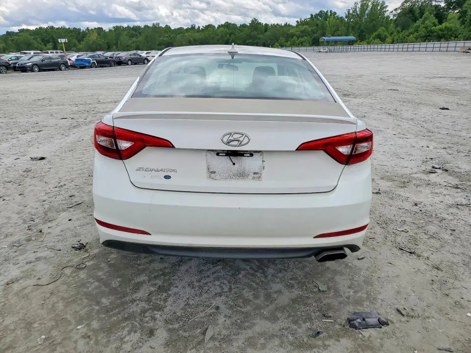 2017 HYUNDAI SONATA SE  