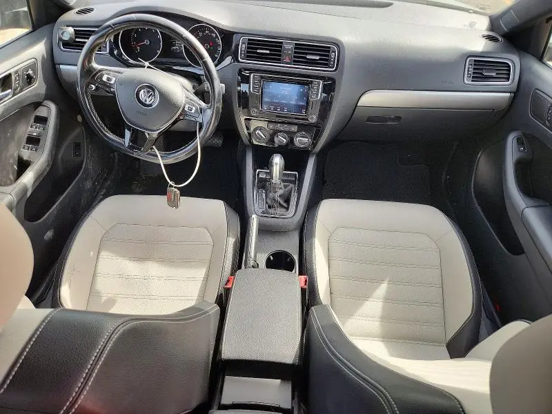 2016 VOLKSWAGEN JETTA SPORT  