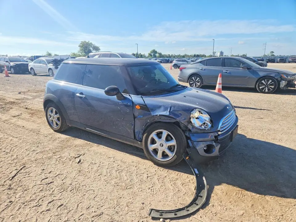 2010 MINI COOPER   