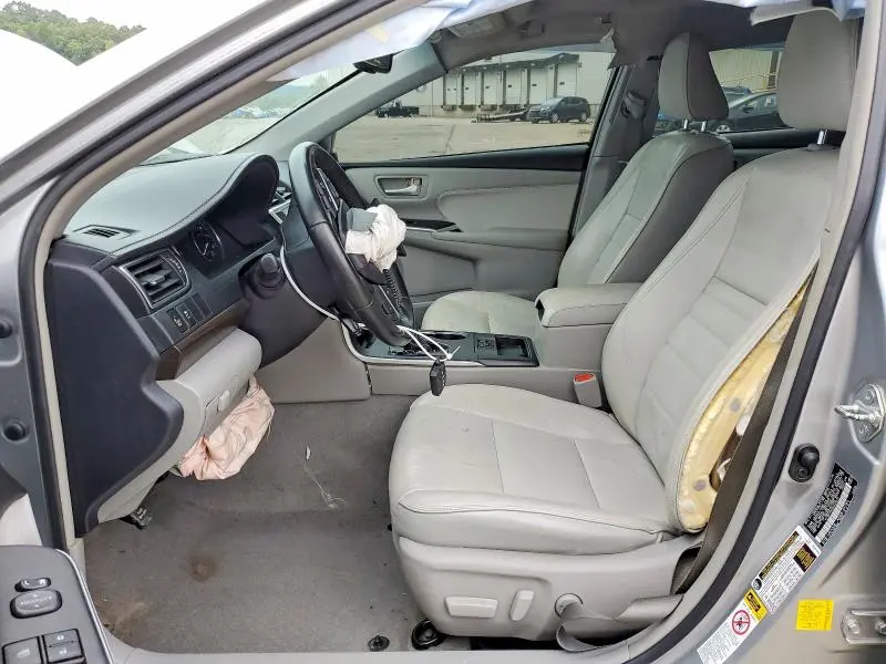 2016 TOYOTA CAMRY XLE  