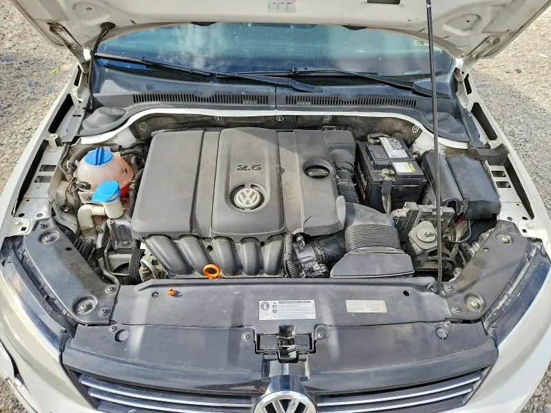 2013 VOLKSWAGEN JETTA SE  