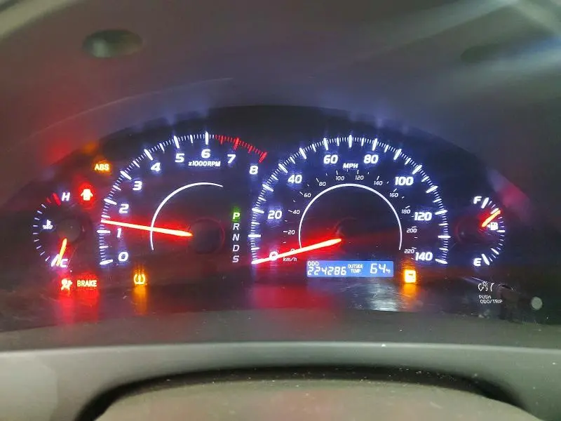 2010 TOYOTA CAMRY LE  