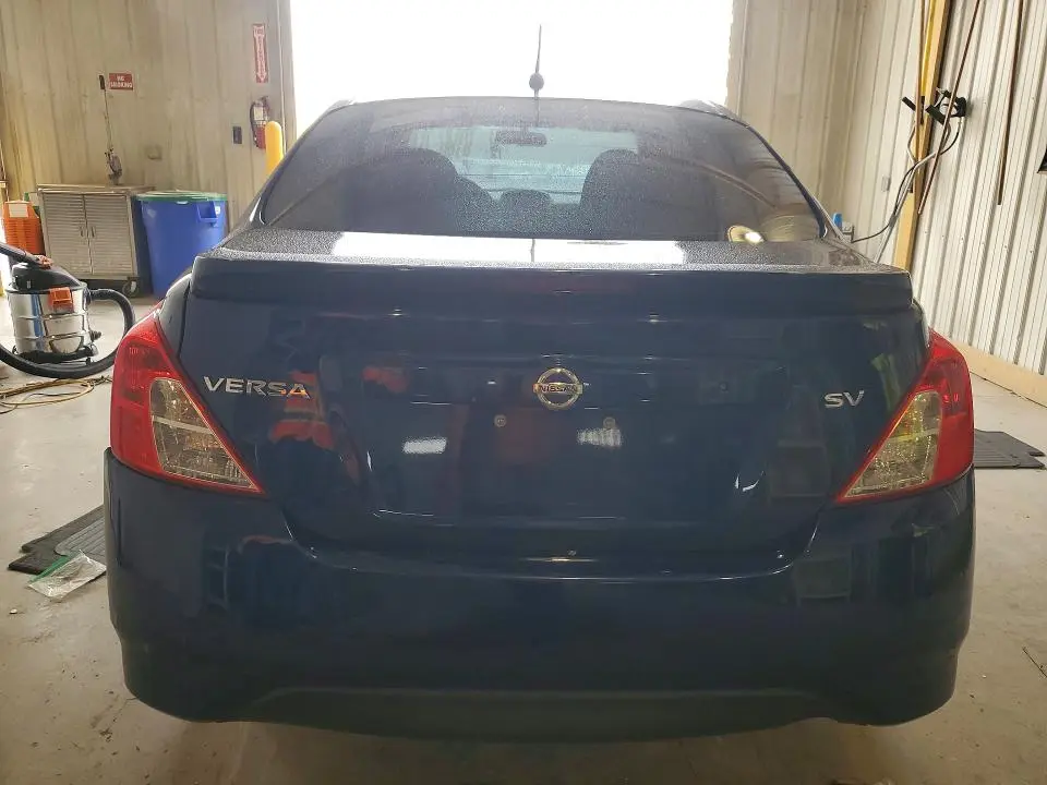 2018 NISSAN VERSA SV  