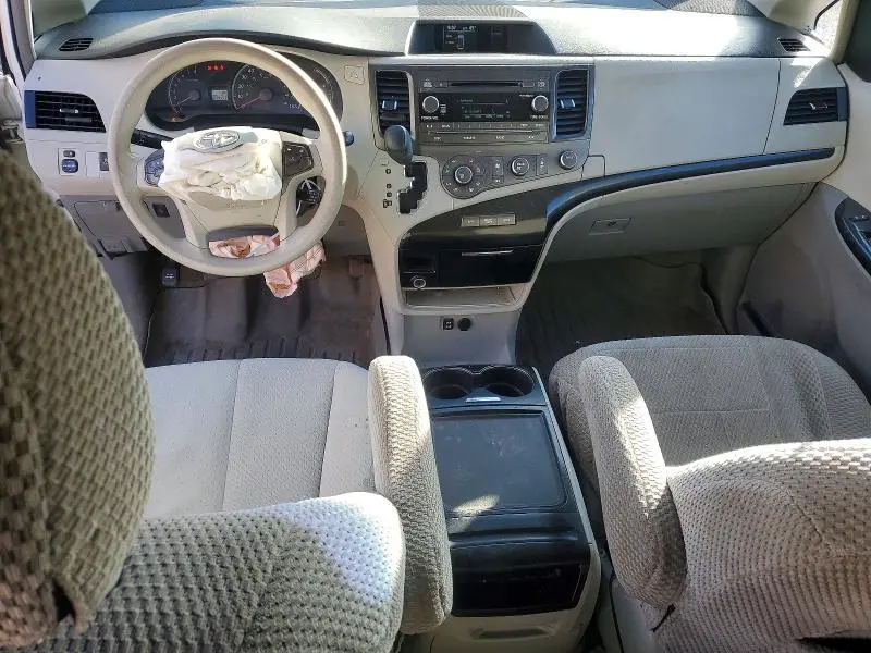 2012 TOYOTA SIENNA   