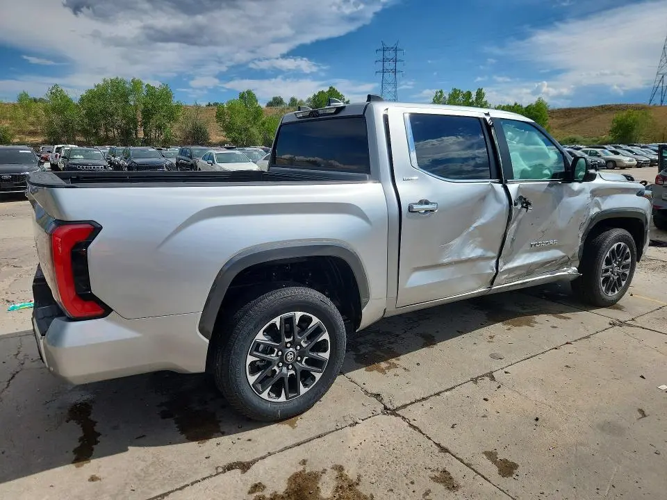 2026 TOYOTA TUNDRA CREWMAX LIMITED  