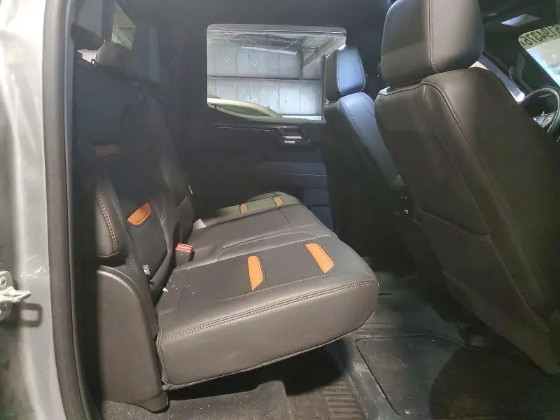 2025 GMC SIERRA K1500 AT4  