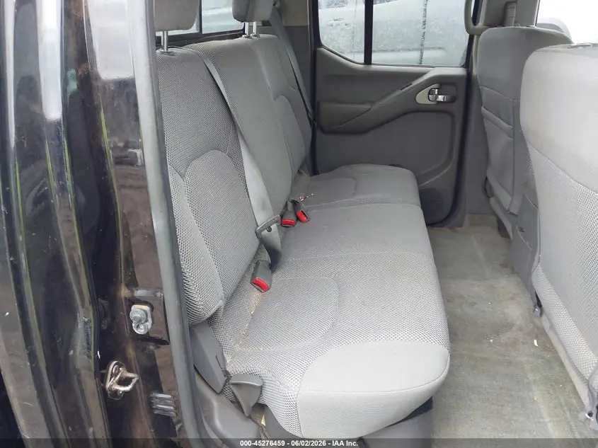 2015 NISSAN FRONTIER SV