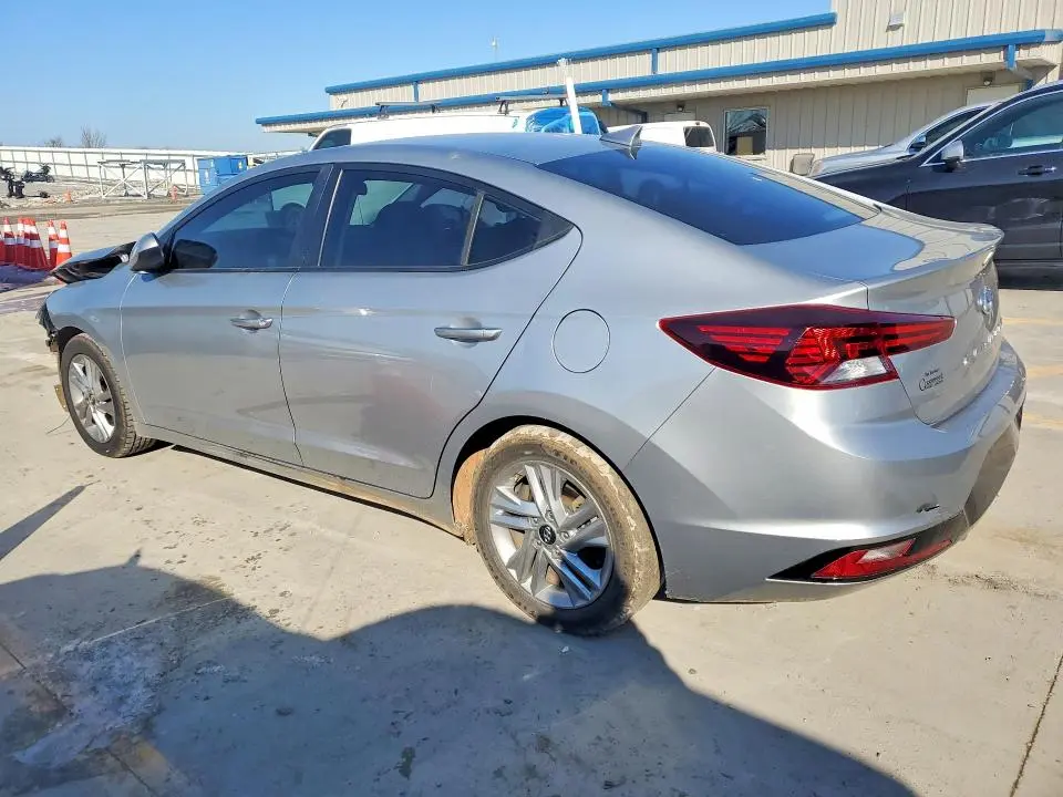 2020 HYUNDAI ELANTRA SEL  