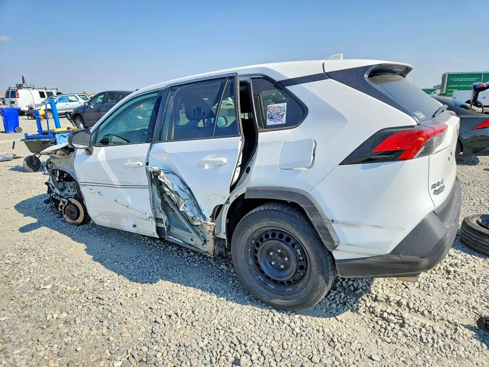 2022 TOYOTA RAV4 LE  