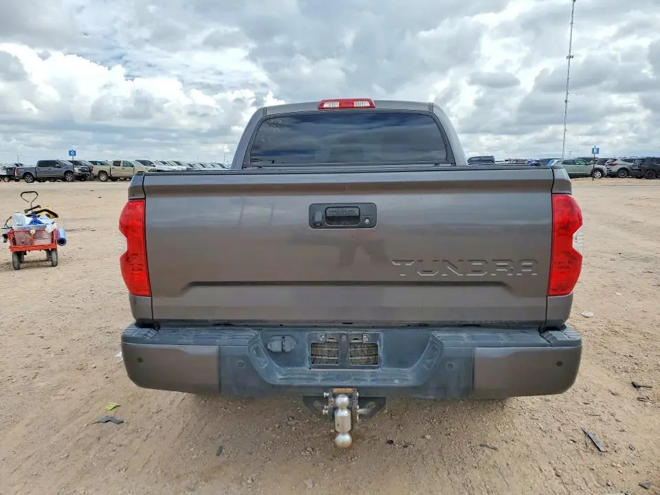 2017 TOYOTA TUNDRA PLATINUM  