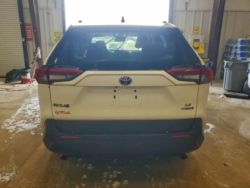 2022 TOYOTA RAV4 LE  