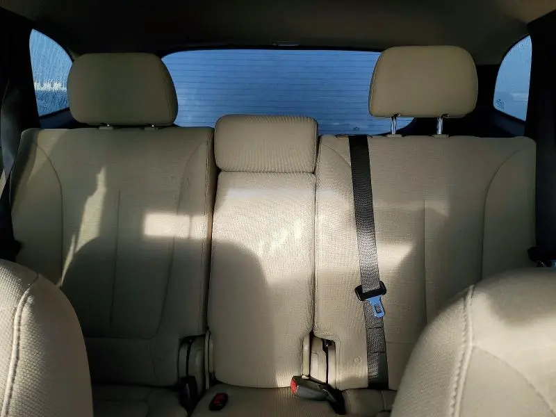 2011 HYUNDAI SANTA FE GLS  