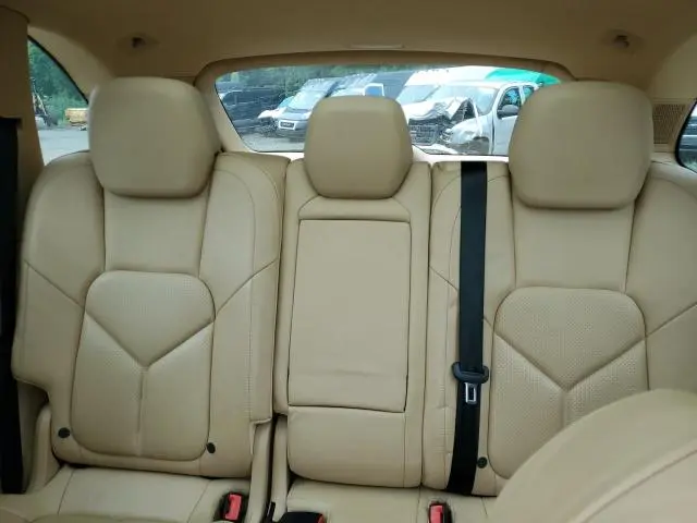 2014 PORSCHE CAYENNE