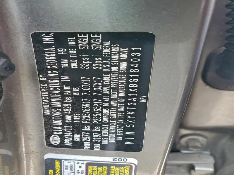 2011 KIA SORENTO BASE  