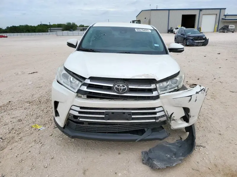 2019 TOYOTA HIGHLANDER LE  