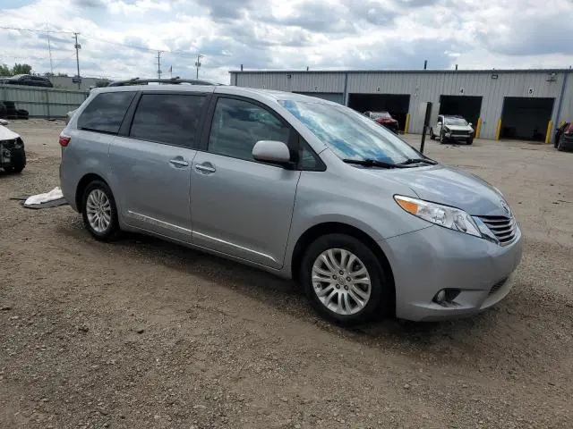 2015 TOYOTA SIENNA XLE  