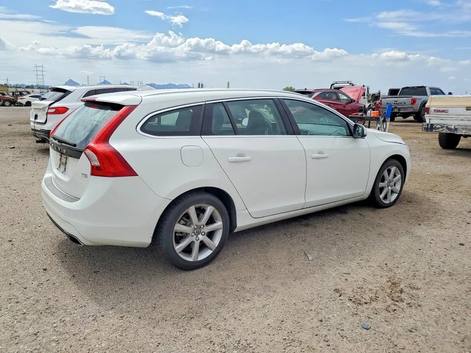 2016 VOLVO V60 T5 PREMIER  