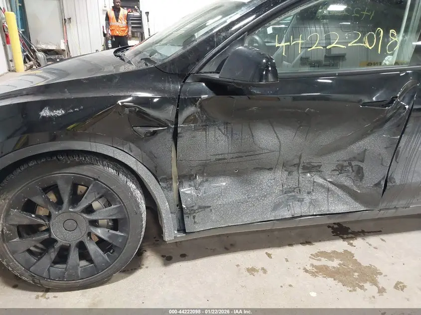 2022 TESLA MODEL Y LONG RANGE DUAL MOTOR ALL-WHEEL DRIVE