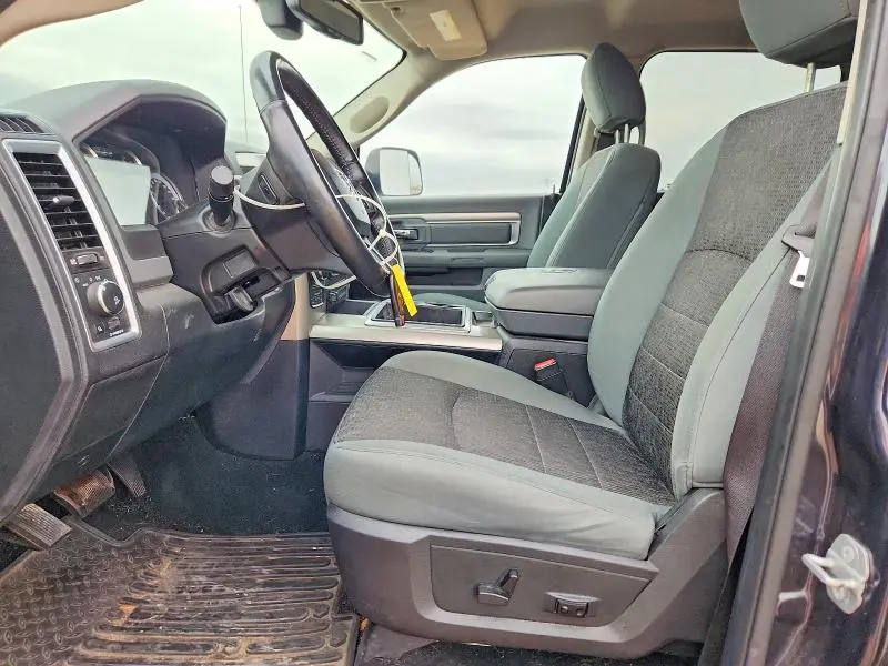 2015 RAM 1500 SLT  