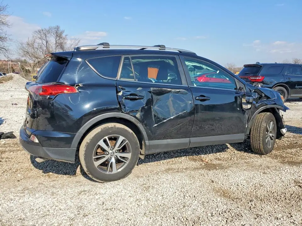 2017 TOYOTA RAV4 XLE  