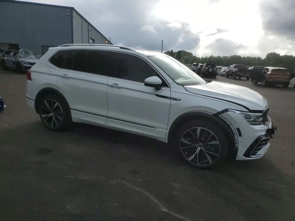 2024 VOLKSWAGEN TIGUAN SEL R-LINE BLACK  