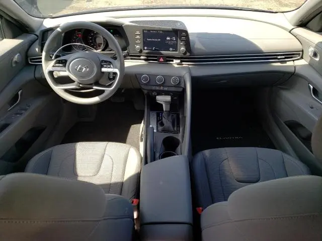 2023 HYUNDAI ELANTRA SE  