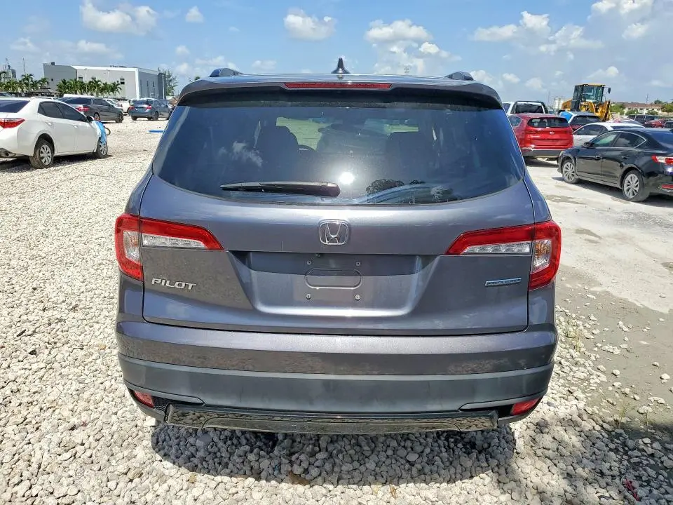 2022 HONDA PILOT SE  