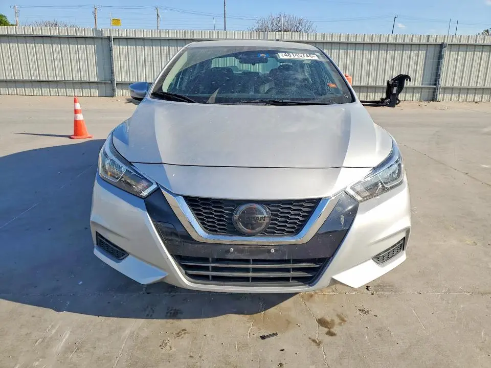 2021 NISSAN VERSA SV  