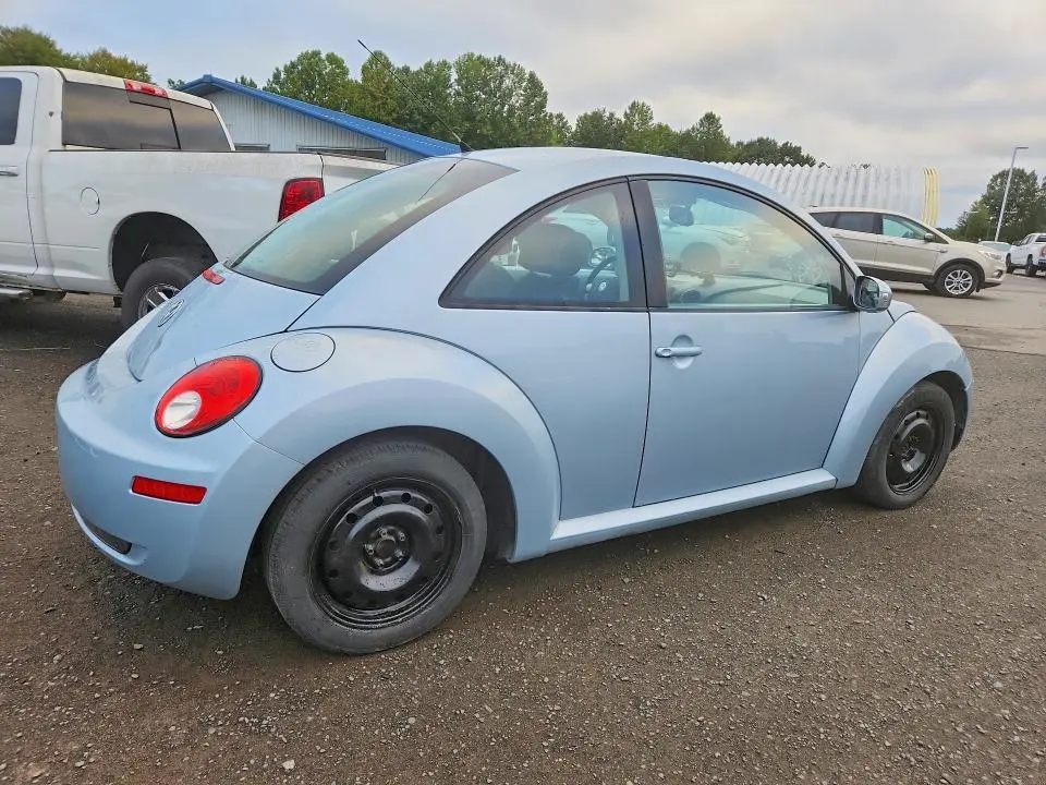 2010 VOLKSWAGEN NEW BEETLE   