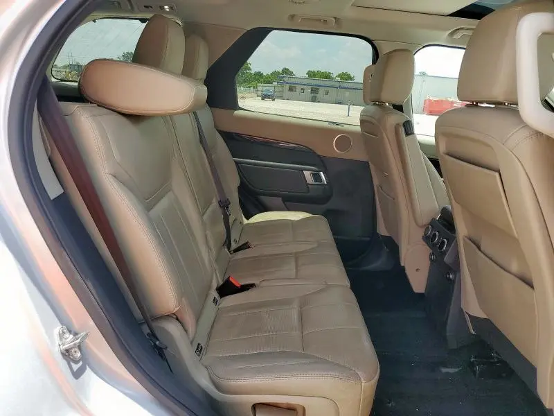 2019 LAND ROVER DISCOVERY SE  