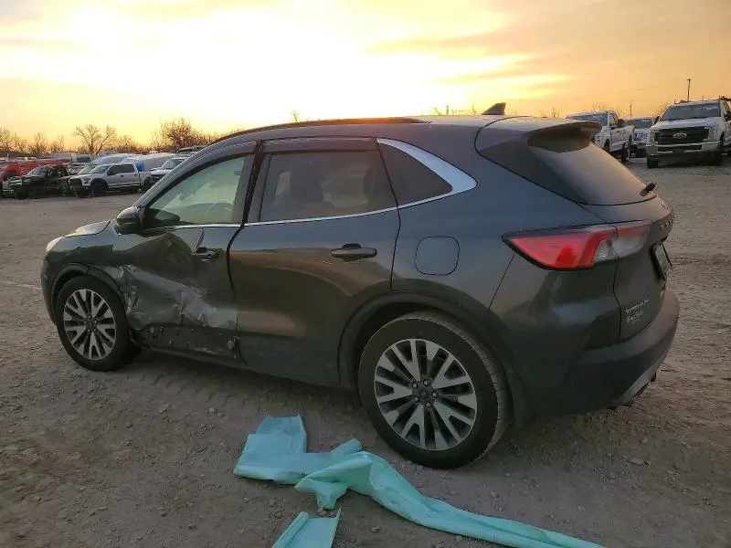 2020 FORD ESCAPE TITANIUM  