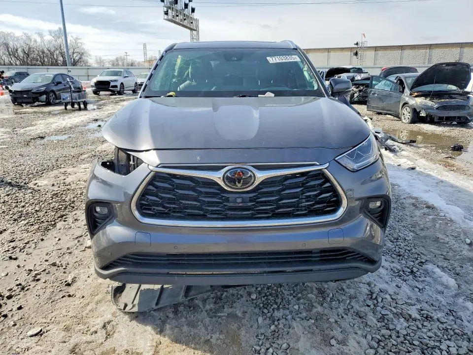 2021 TOYOTA HIGHLANDER LIMITED  