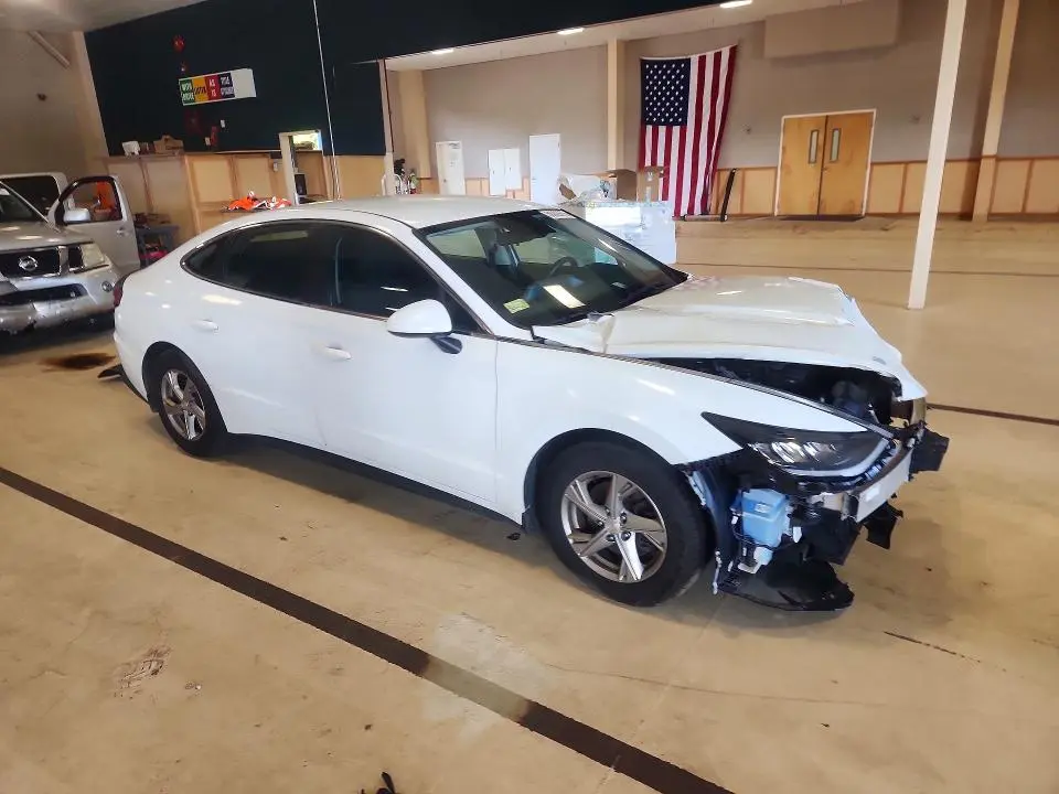 2021 HYUNDAI SONATA SE  