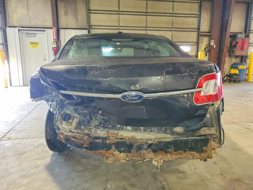 2010 FORD TAURUS LIMITED  