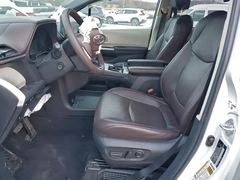 2023 TOYOTA SIENNA LIMITED  