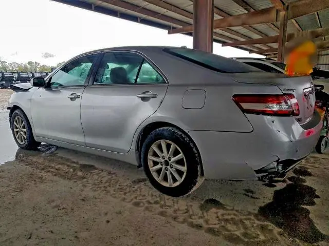 2011 TOYOTA CAMRY SE  