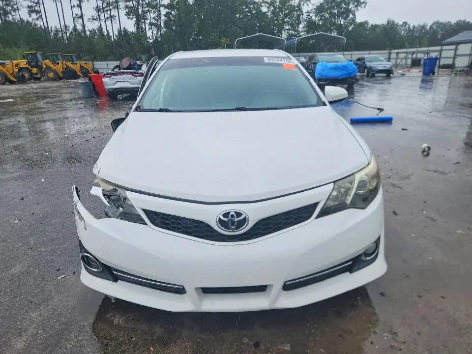 2014 TOYOTA CAMRY SE  