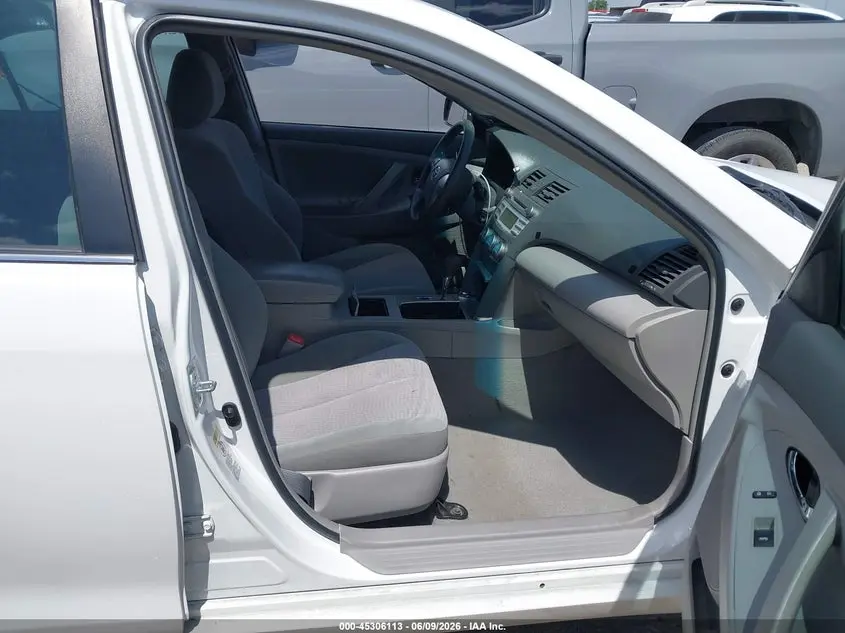 2011 TOYOTA CAMRY LE