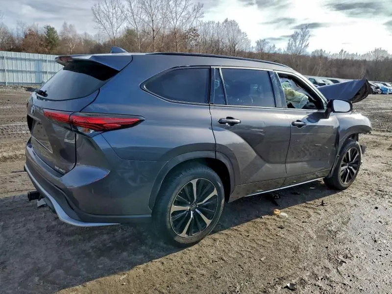 2021 TOYOTA HIGHLANDER XSE  
