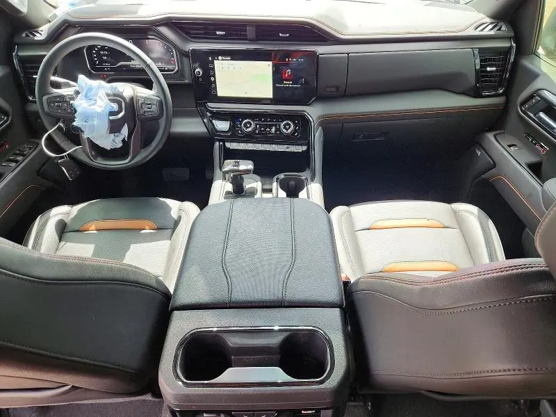 2025 GMC SIERRA K1500 AT4  