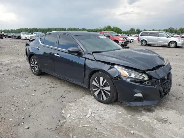 2022 NISSAN ALTIMA SV  